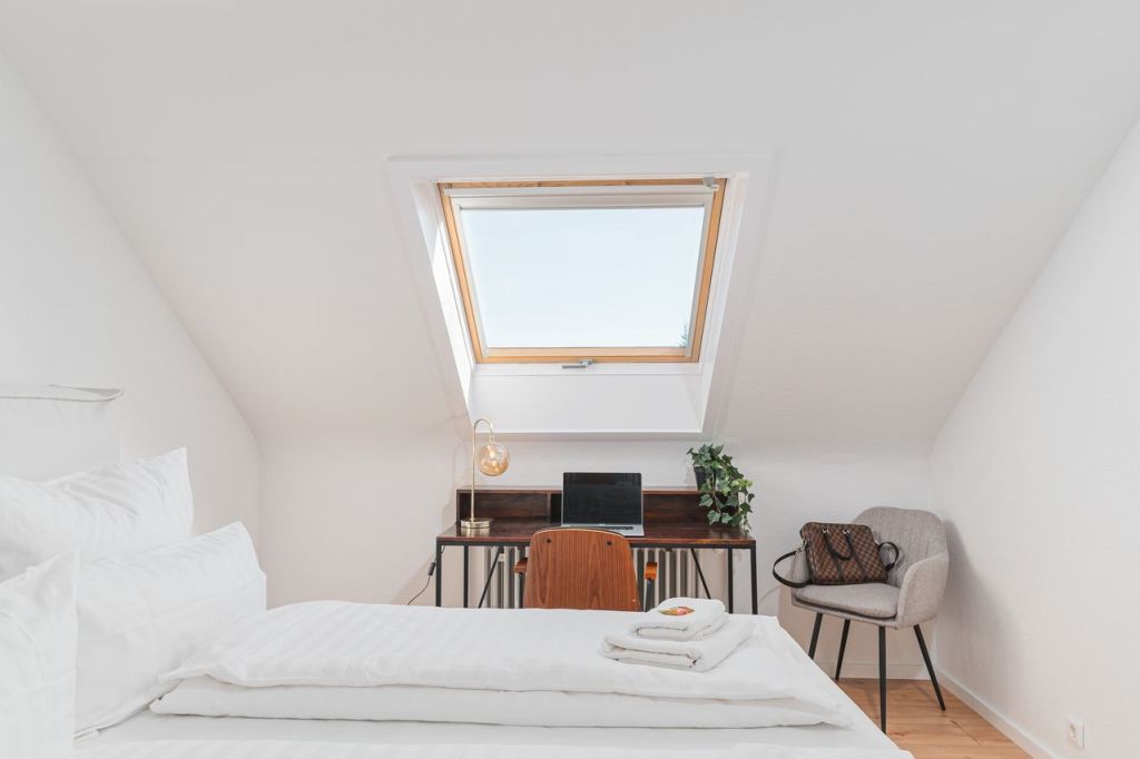 Miete 2 Zimmer Wohnung Filderstadt | Ganze Wohnung | Filderstadt | Stylische 3-Zimmer-Wohnung mit zwei Schlafzimmern, Balkon und PKW-Stellplatz in Filderstadt-Harthausen. | Hominext