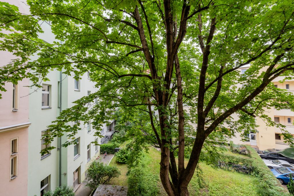 Rent 2 rooms apartment Berlin | Entire place | Berlin | Renoviertes 2-Zimmer-Apartment mit Balkon in Charlottenburg | Hominext