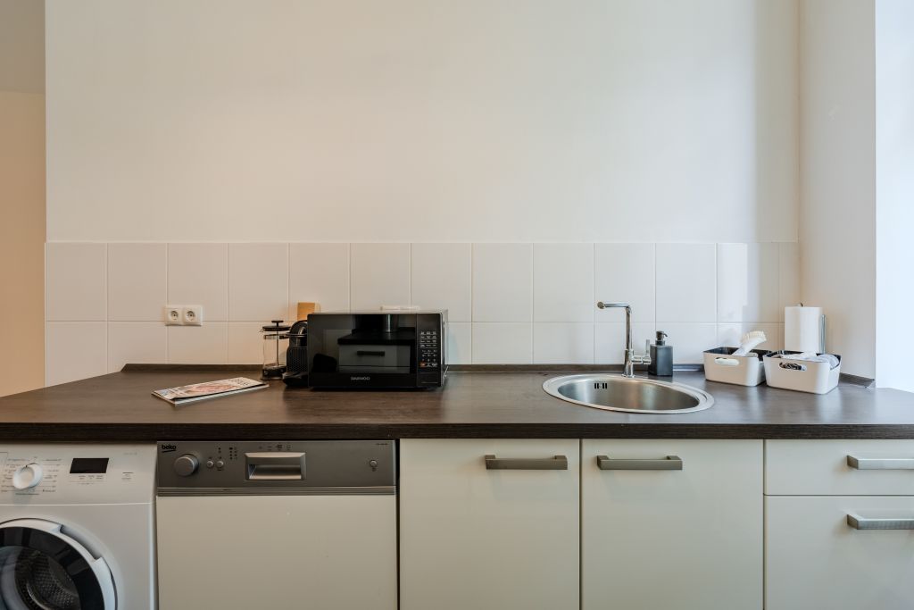 Miete 2 Zimmer Wohnung Berlin | Ganze Wohnung | Berlin | Renoviertes 2-Zimmer-Apartment mit Balkon in Charlottenburg | Hominext