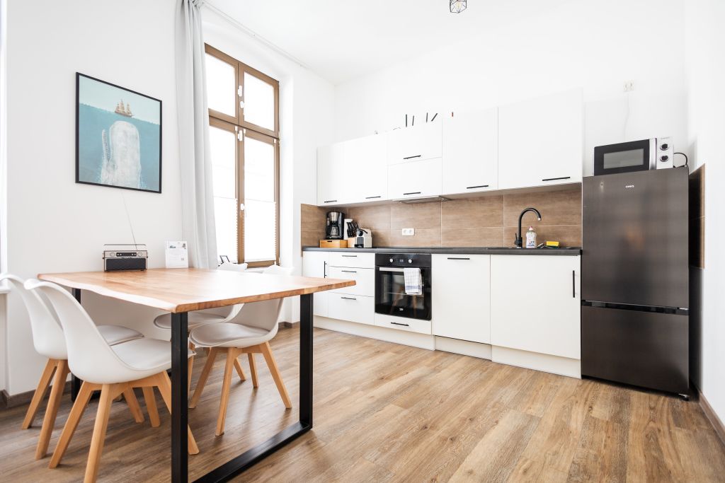 Rent 1 room apartment Halle (Saale) | Entire place | Halle (Saale) | Apartment am neuen Theater | Suite 1 | Altstadt | Küche | 55qm | 4 P | | Hominext