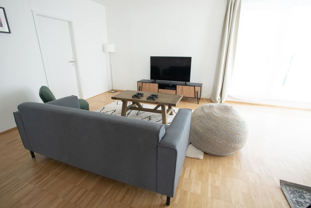 Rent 8 rooms apartment Berlin | Studio | Berlin | Private Room in Friedrichshain, Berlin | Hominext