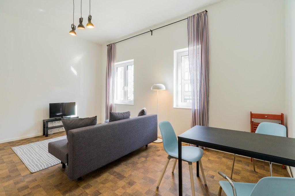 Rent 1 room apartment Berlin | Entire place | Berlin | Tolle 2 Zimmer Wohnung mit Balkon direkt am Hermannplatz | Hominext