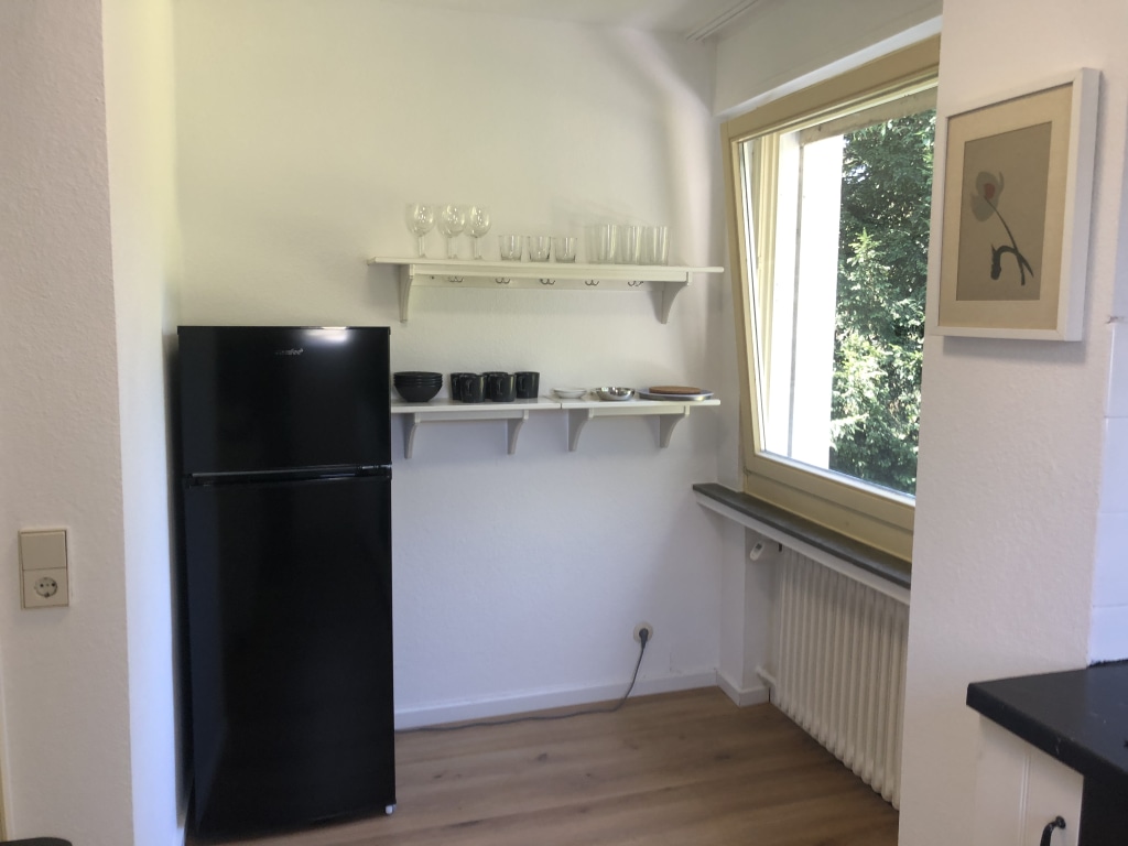 Rent 2 rooms apartment Köln | Entire place | Köln | Geräumige Haushälfte mit riesigem Garten im grünen Köln-Brück, Gute Anbindung an Flughafen, Messe und Innenstadt | Hominext