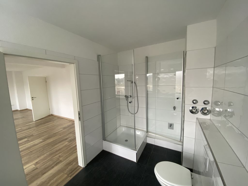 Rent 2 rooms apartment Duisburg | Entire place | Duisburg | Topsanierte Wohnung im Zentrum (Fußgängerzone 2 Min) für bis zu 6 Personen - Erstbezug | Hominext