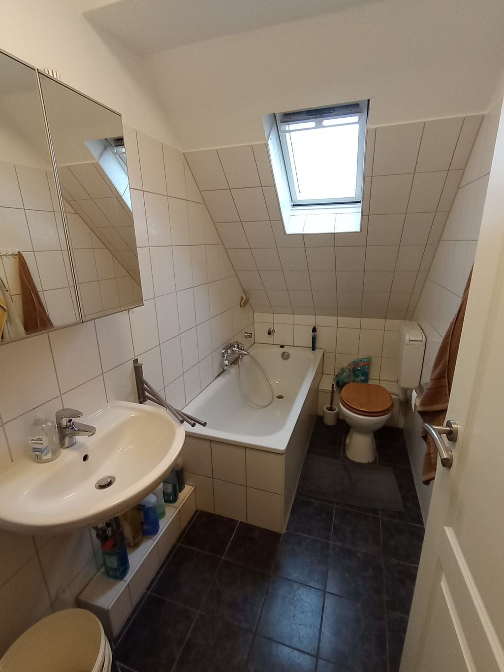 Miete 3 Zimmer Wohnung Duisburg | Ganze Wohnung | Duisburg | Große Helle 4 Zimmer | Hominext