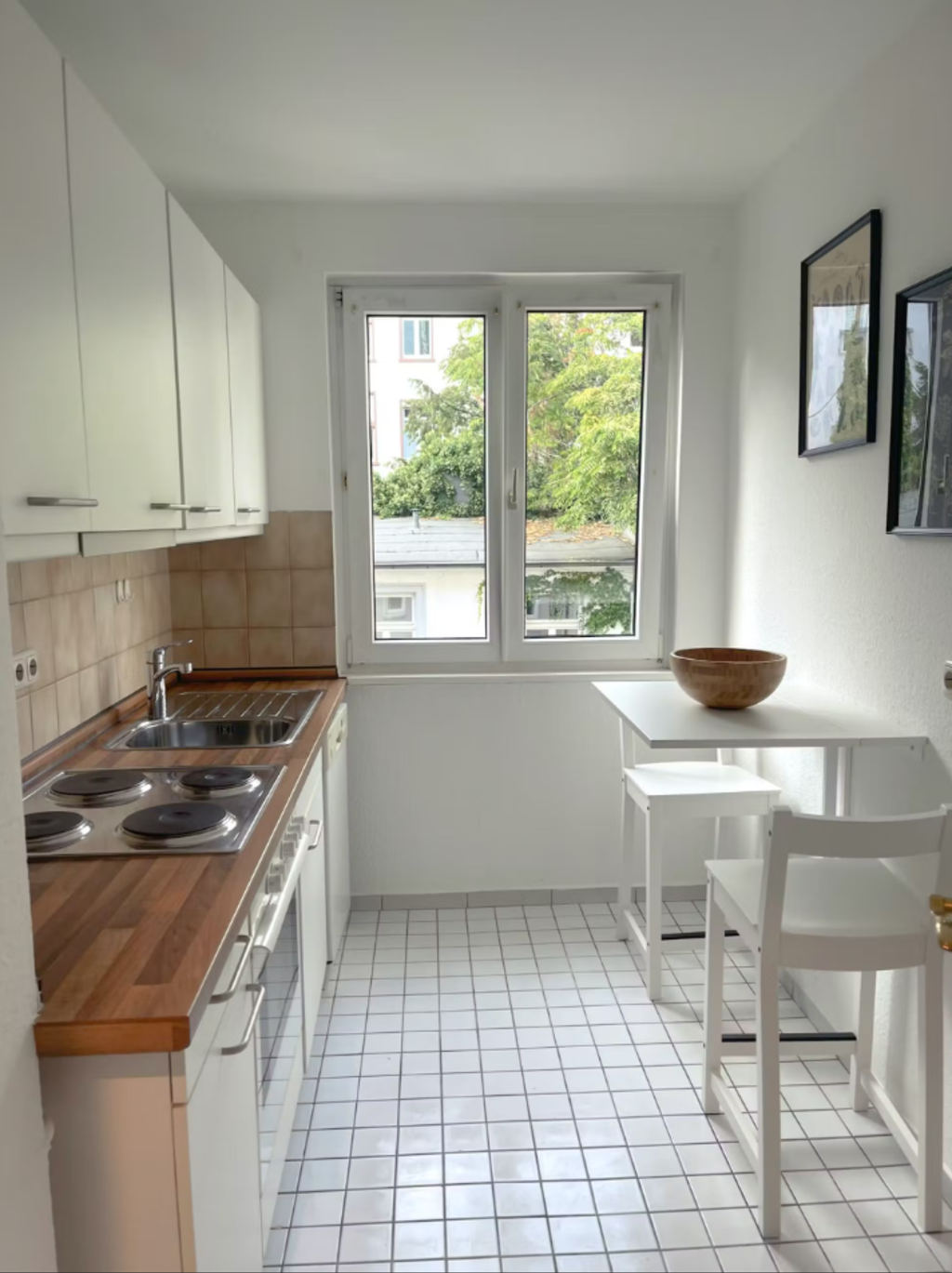 Rent 3 rooms apartment Frankfurt am Main | Entire place | Frankfurt am Main | Elegant 3 Bedroom apartment in Frankfurt Westend | Hominext