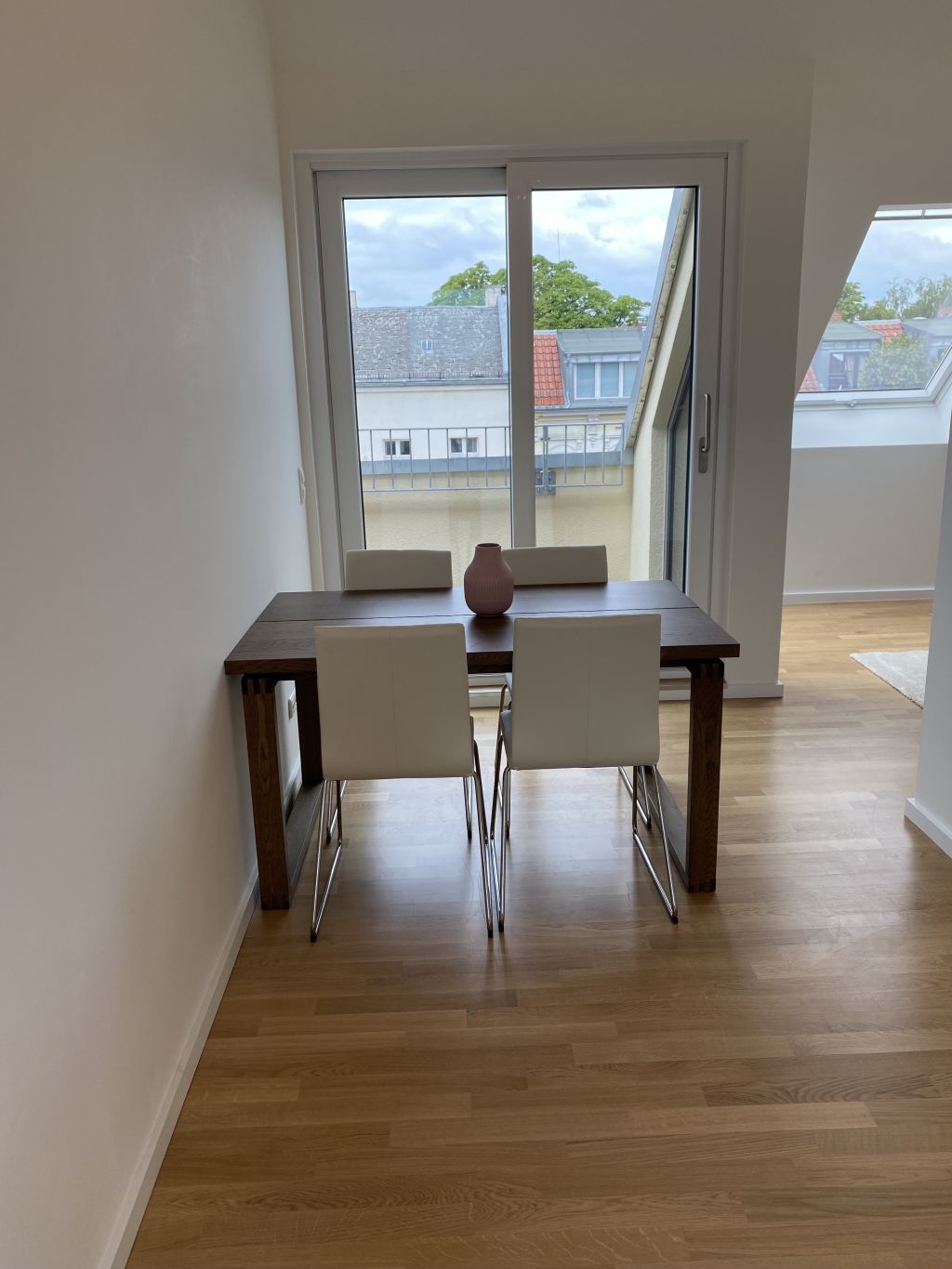 Rent 2 rooms apartment Berlin | Entire place | Berlin | Neues Dachgeschoss mit zwei Terassen in Neukölln | Hominext