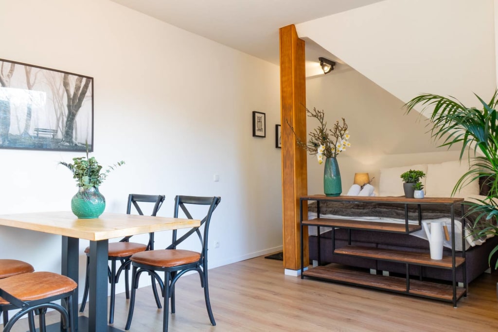 Rent 2 rooms apartment Wuppertal | Entire place | Wuppertal | Sky Suit mit Balkon an der Uni nahe HBF | Hominext