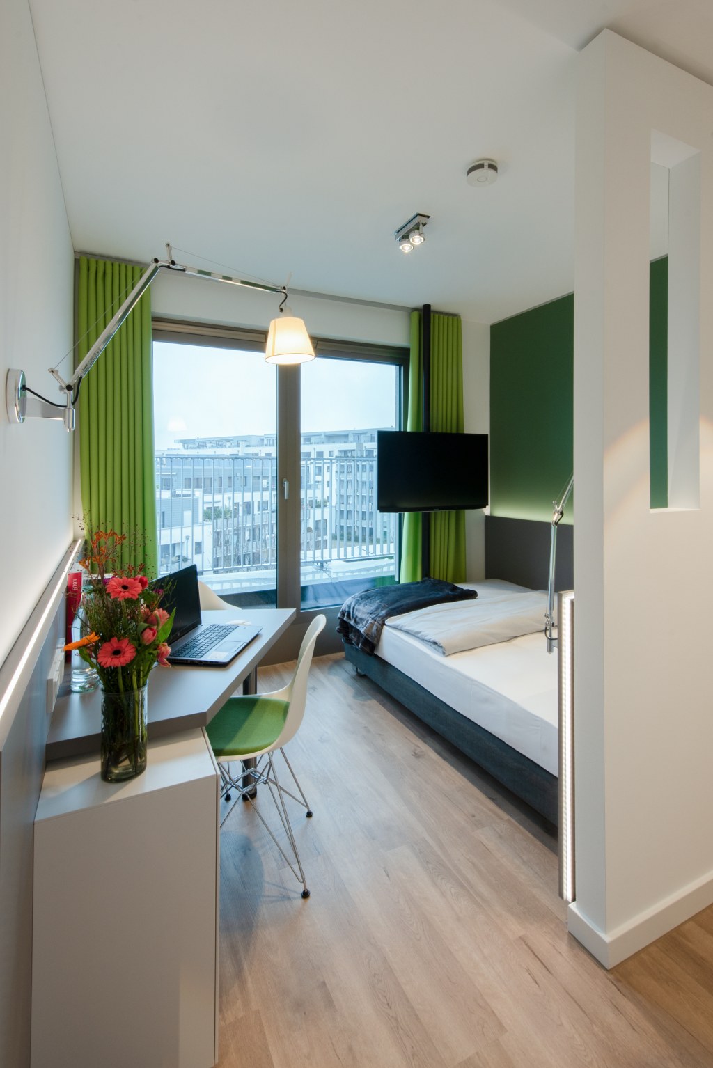 Rent 1 room apartment Köln | Entire place | Köln | LONGSTAY-RABATT - Rooftop Smart - Luxus Studio Apartment im Zentrum | Hominext