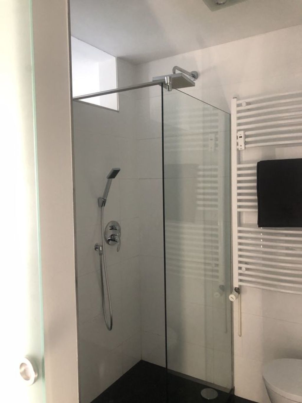 Rent 1 room apartment Stuttgart | Entire place | Stuttgart | Helles Businessapartment mit offener Küche und schöner Sonnen-Terasse | Hominext