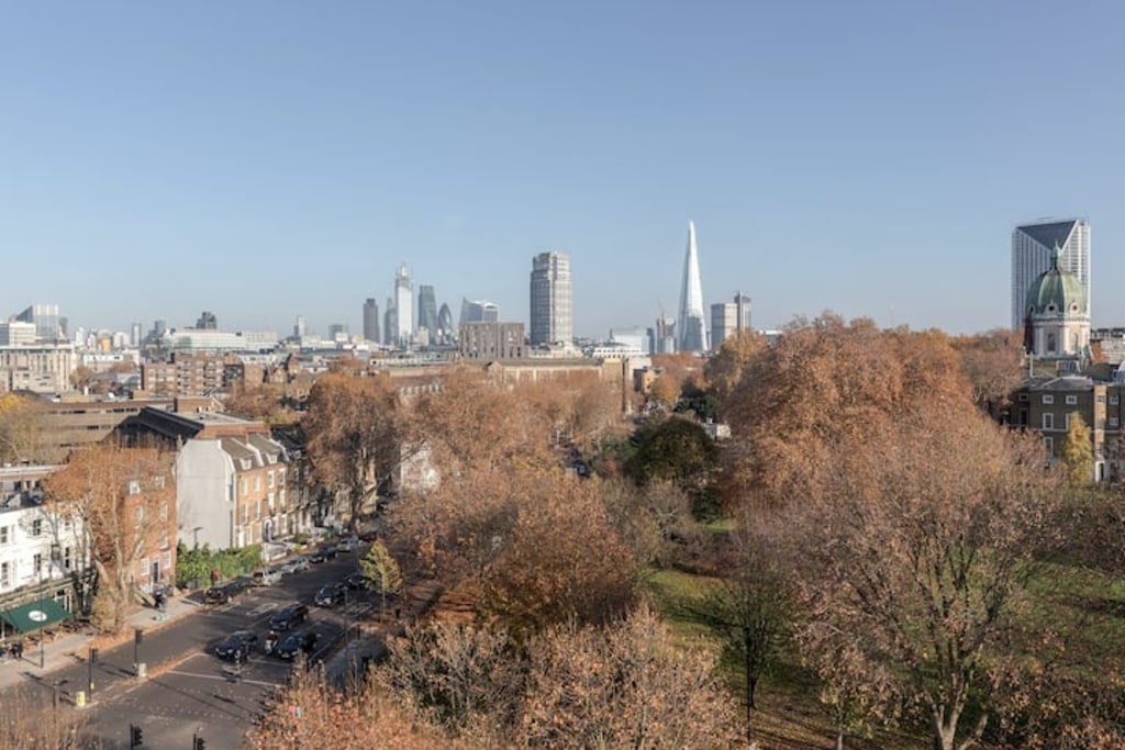 21 Lambeth Towers, Kennington Road, London SE11 6NJ, UK