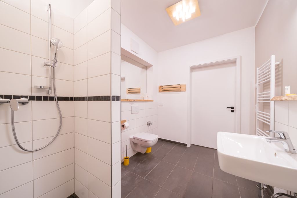 Rent 1 room apartment Potsdam | Entire place | Potsdam | Modernes, helles Apartment mit offenem Wohn-und Essbereich am Schlosspark | Hominext