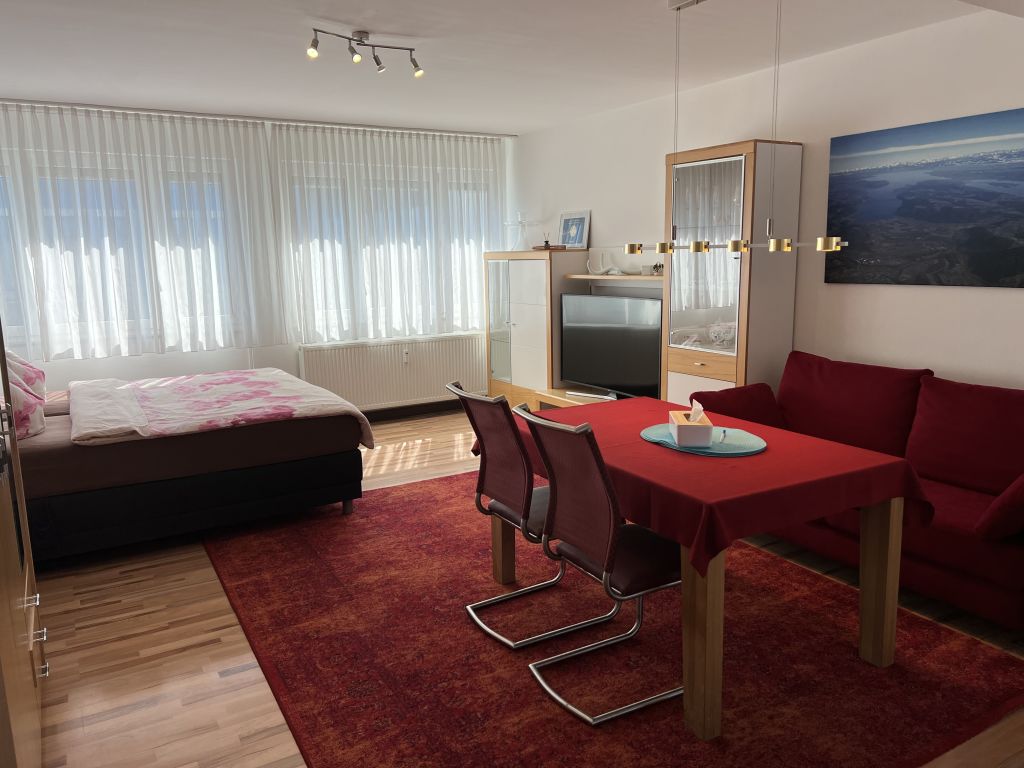 Rent 2 rooms apartment Friedrichshafen | Entire place | Friedrichshafen | Geräumige Zweizimmerwohnung | Hominext