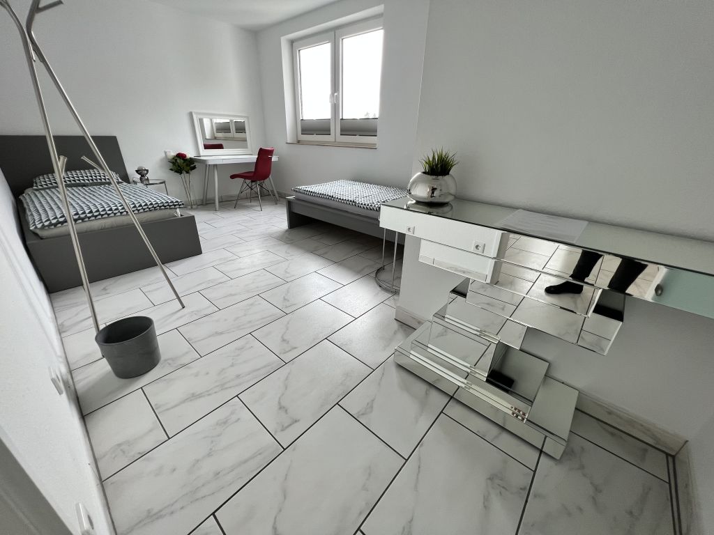 Miete 3 Zimmer Wohnung Wuppertal | Ganze Wohnung | Wuppertal | große Design-Wohnung für bis zu 6 Pers. - zentral Wtal+Remscheid | Hominext