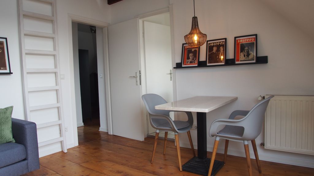 Rent 1 room apartment Aachen | Entire place | Aachen | Charmante, helle Dachgeschosswohnung in Aachen | Hominext