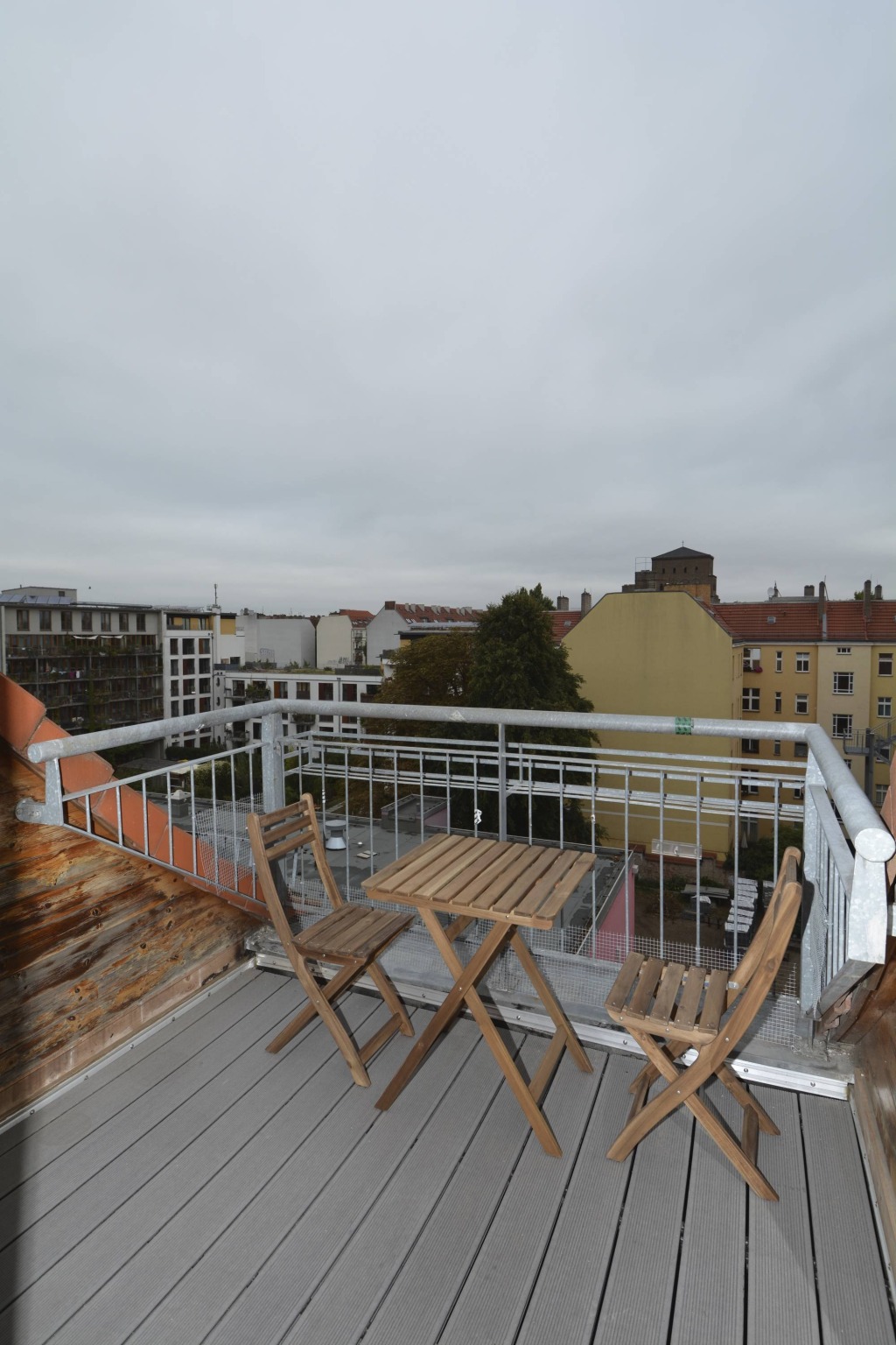 Rent 1 room apartment Berlin | Entire place | Berlin | Dachgeschoss Wohnung mit zwei Balkonen! Erstbezug nach vollständiger Möblierung!!! | Hominext