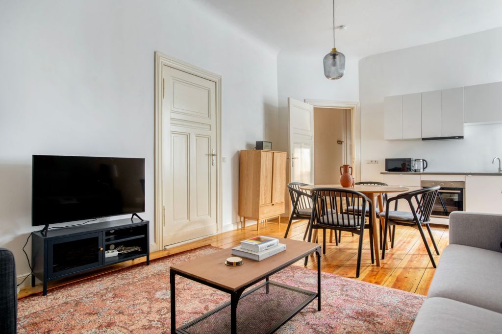 Rent 2 rooms apartment Berlin | Entire place | Berlin | Wunderschöne drei Zimmer Wohnung in grüner Lage nur wenige Minuten vom Mauerpark entfernt | Hominext