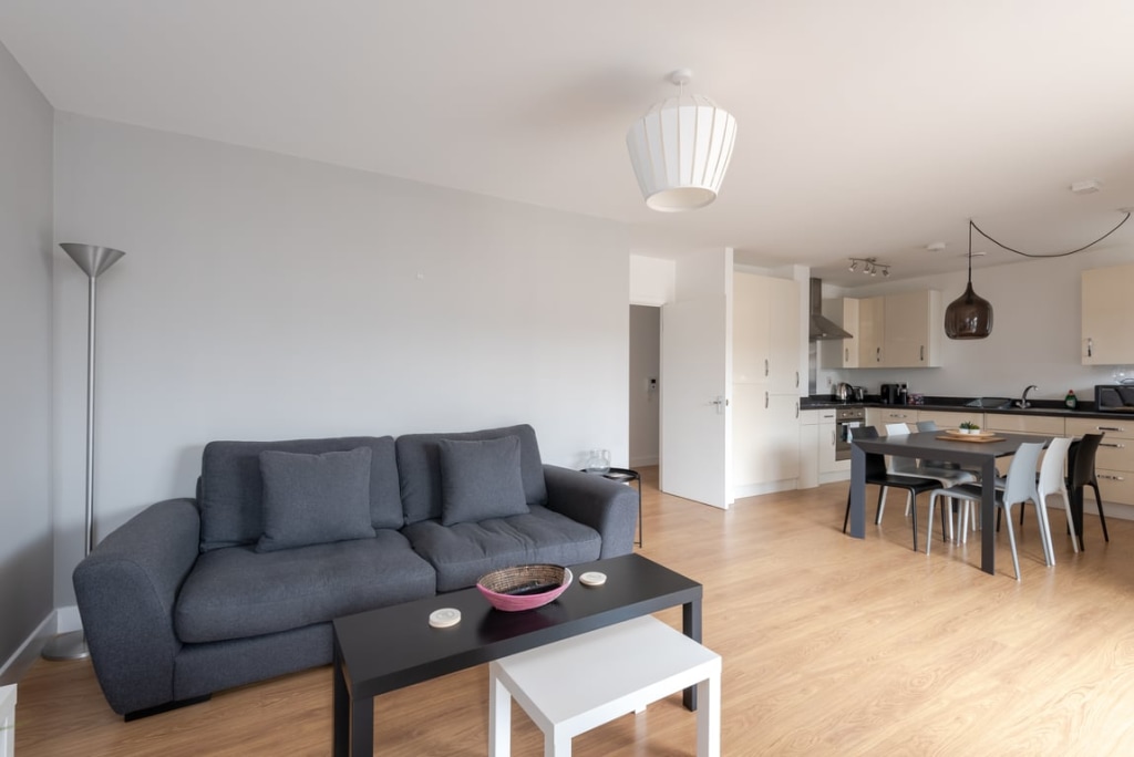 flat 401, 9 Knapp Road, London, UK