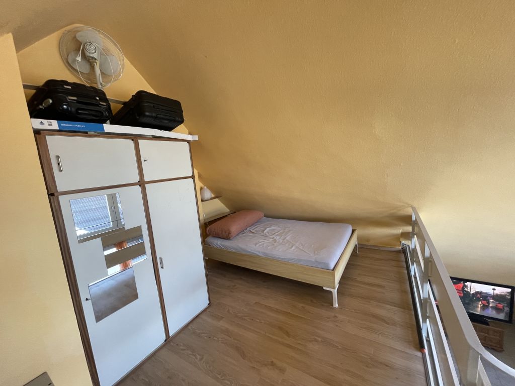 Miete 1 Zimmer Wohnung Köln | Ganze Wohnung | Köln | Dachgeschoss-Studio in der City von Köln | Hominext