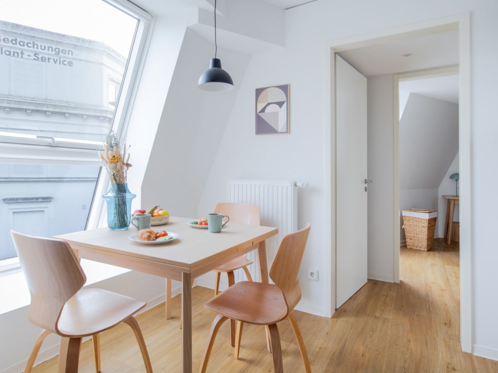 Rent 4 rooms apartment Hamburg | Entire place | Hamburg | Fully furnished room in 4-room co-living apartment (incl. cleaning service, internet, registration etc.) | Hominext