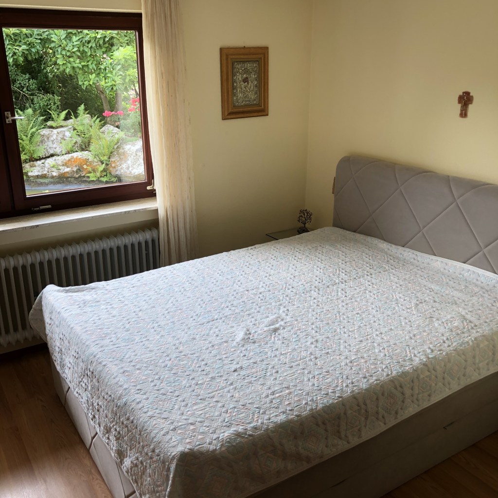 Rent 1 room apartment Neckartailfingen | Entire place | Neckartailfingen | UG Wohnung mit großer Terrasse, Garten und Teich. | Hominext