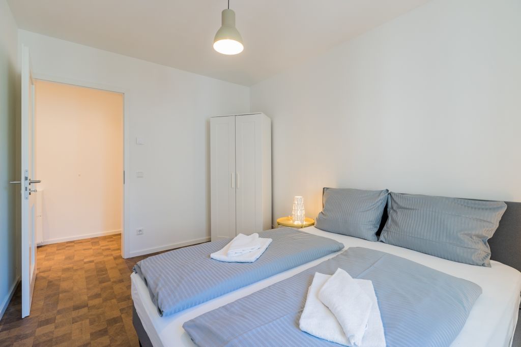 Rent 2 rooms apartment Berlin | Entire place | Berlin | Schöne helle 3-Zimmer Wohnung mit Balkon am Hermannplatz | Hominext