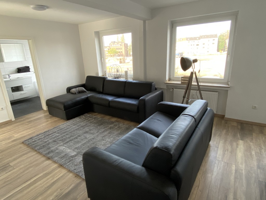 Rent 2 rooms apartment Duisburg | Entire place | Duisburg | Topsanierte Wohnung im Zentrum (Fußgängerzone 2 Min) für bis zu 6 Personen - Erstbezug | Hominext