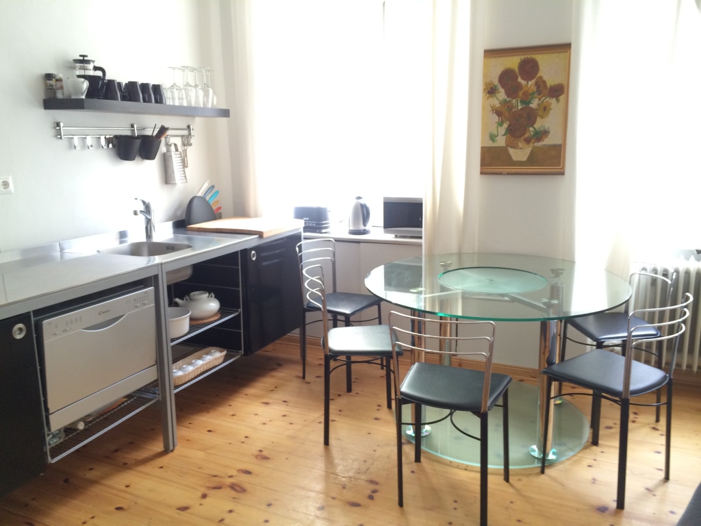 Rent 2 rooms apartment Berlin | Entire place | Berlin | Familienapartment in bester Lage | Hominext