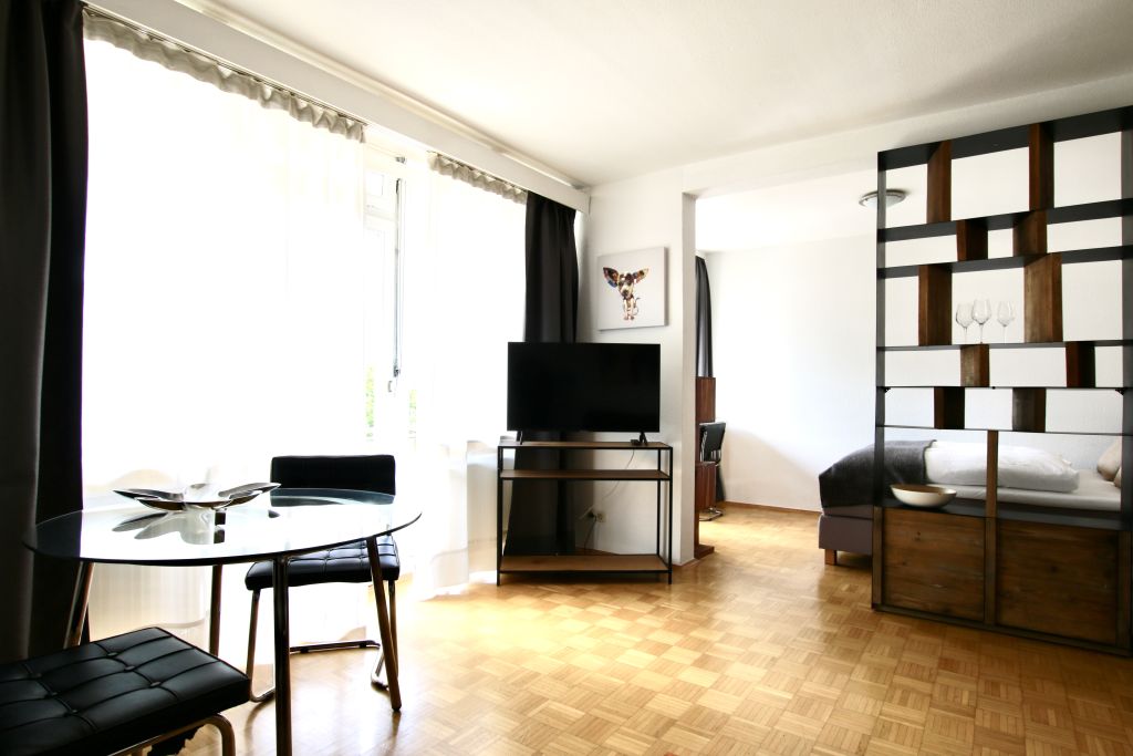 Rent 1 room apartment Köln | Entire place | Köln | Sehr zentrale und helle Wohnung Nahe Barbarossaplatz | Hominext