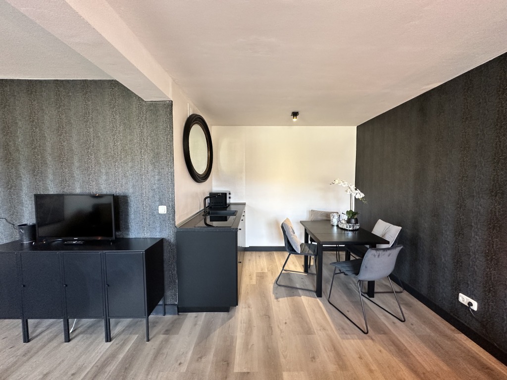 Miete 1 Zimmer Wohnung Köln | Ganze Wohnung | Köln | Studio in perfekter Innenstadtlage am Rhein und Schokoladenmuseum | Hominext