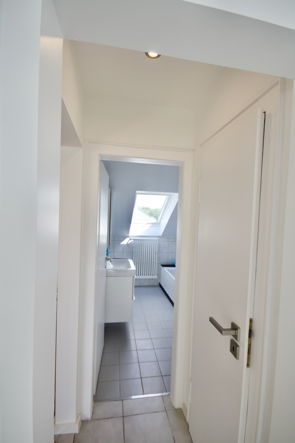 Rent 1 room apartment Neuss | Entire place | Neuss | Düsseldorf/Neuss am Park: Sanierte 1,5-Zimmer-Wohnung-Corona frei | Hominext