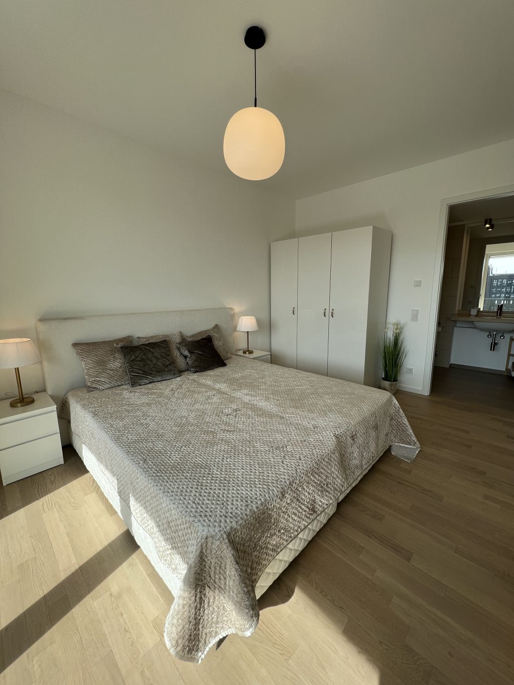 Miete 1 Zimmer Wohnung Berlin | Ganze Wohnung | Berlin | Beste Lage * im Pure Living * Concierge * Blick auf Spree und East Side Gallery * Mercedes Benz Arena * East Side Mall * Berghain * S&U Warschauer | Hominext