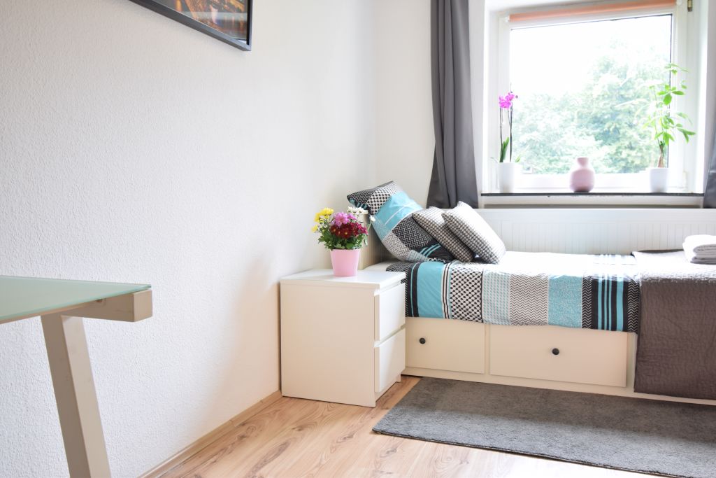 Miete 1 Zimmer Wohnung Hürth | Studio | Hürth | süßes Zimmer mit schicker Küche + 2 Bäder | Hominext