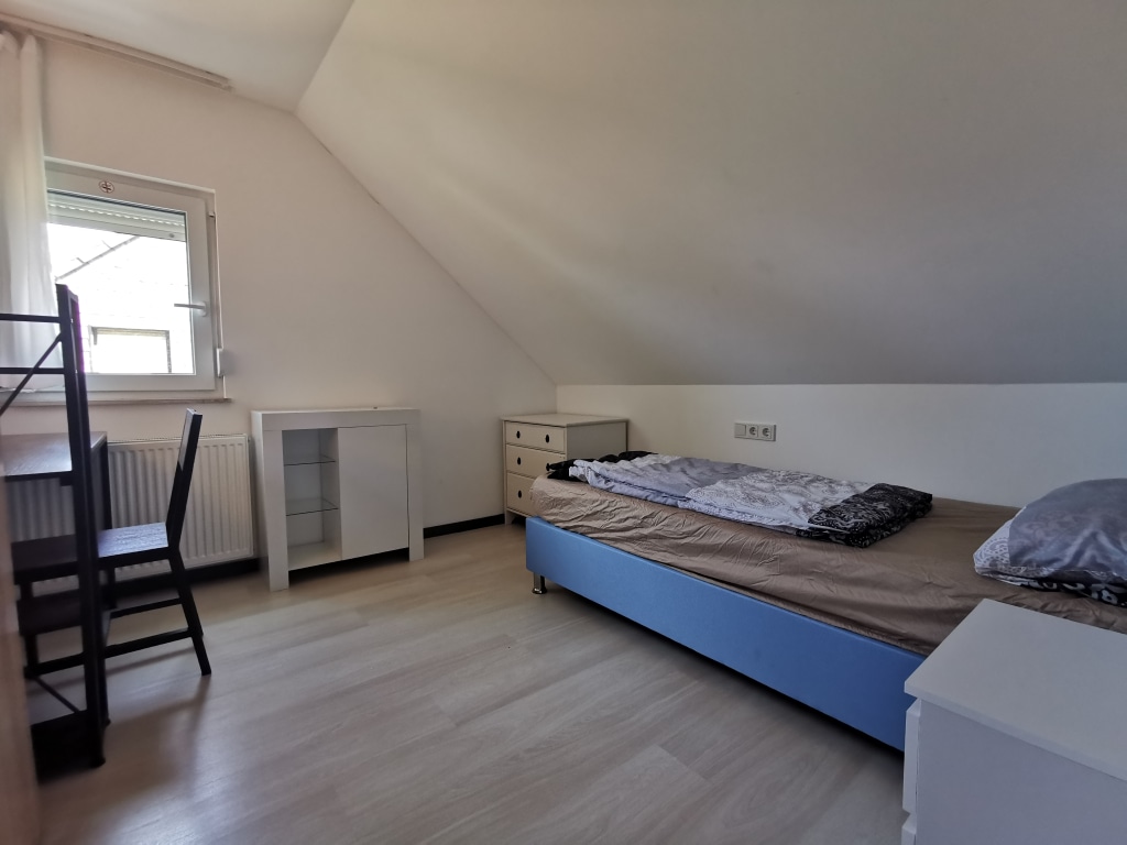 Miete 2 Zimmer Wohnung Köln | Ganze Wohnung | Köln | 3-Zimmer Wohnung in der Nähe vom Flughafen | Hominext