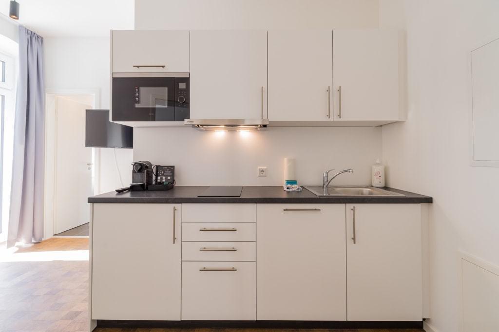 Miete 1 Zimmer Wohnung Berlin | Ganze Wohnung | Berlin | Großzügiges Studio im sanierten Apartmenthaus am Hermannplatz | Hominext