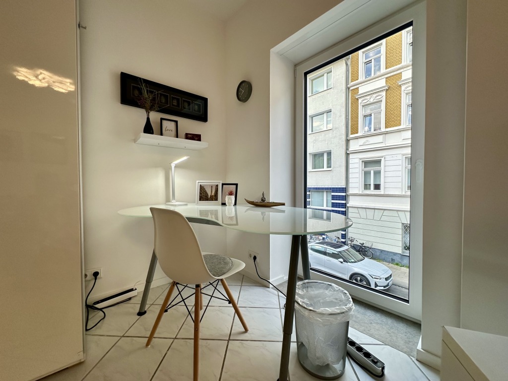 Rent 1 room apartment Köln | Entire place | Köln | Charmante moderne und großzügige Wohnung im Herzen von Köln Nippes | Hominext