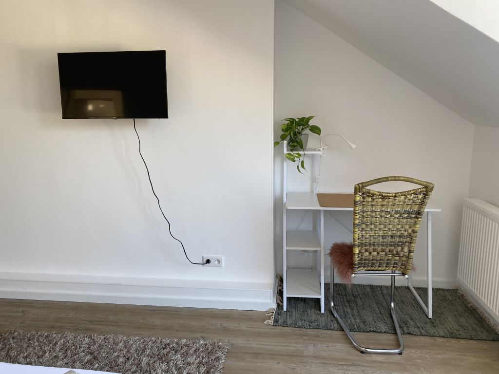 Rent 2 rooms apartment Düsseldorf | Entire place | Düsseldorf | Wunderschöne und liebevoll 3 Zimmer Dachwohnung  in Düsseldorf | Hominext