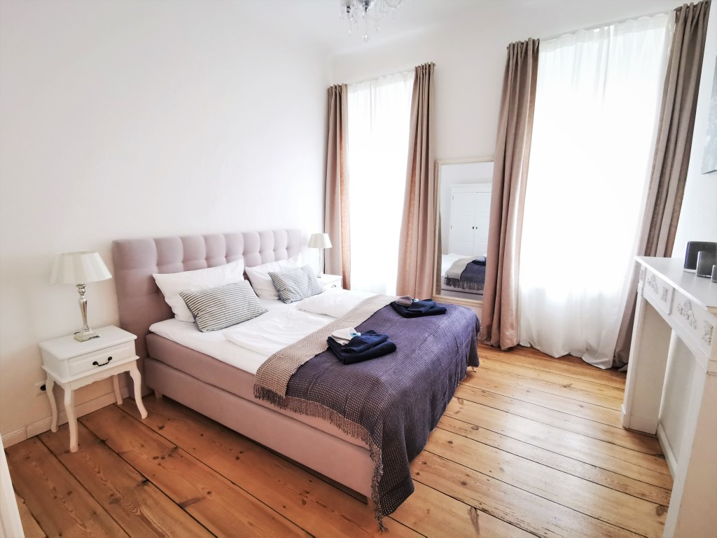 Miete 2 Zimmer Wohnung Berlin | Ganze Wohnung | Berlin | Apartment KHH Schloß Charlottenburg, Boxspringbetten, 2 Schlafzimmer, WLAN, WaMa, Trockner | Hominext