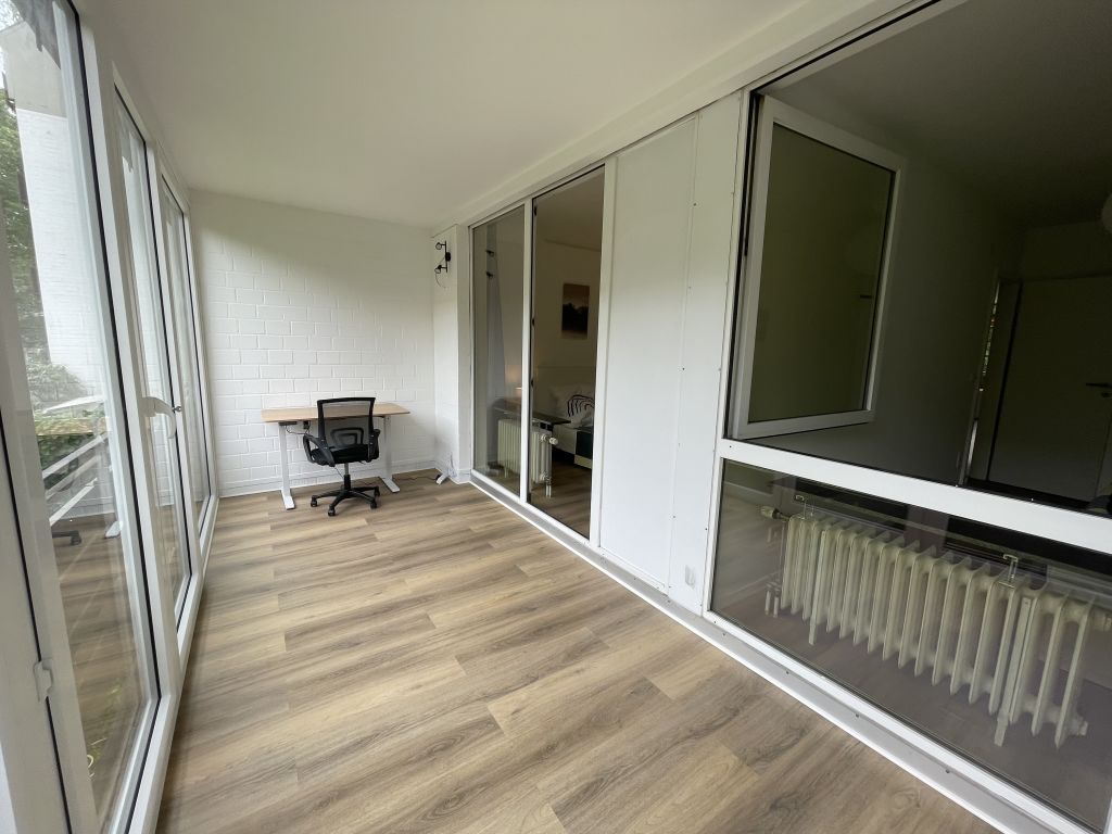 Rent 2 rooms apartment Düsseldorf | Entire place | Düsseldorf | Tolle, komplett renovierte Wohnung mit Parkplatz | Hominext