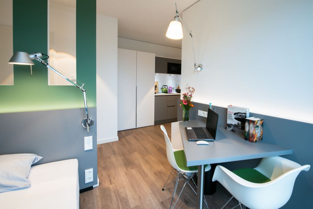 Rent 1 room apartment Köln | Entire place | Köln | LONGSTAY-RABATT - Rooftop Smart - Luxus Studio Apartment im Zentrum | Hominext