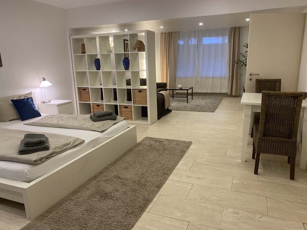 Miete 1 Zimmer Wohnung Düsseldorf | Ganze Wohnung | Düsseldorf | Souterrain Appartement ruhig und zentral | Hominext