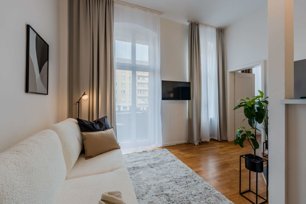 Rent 1 room apartment Berlin | Entire place | Berlin | Sophistizierte Einfachheit: Stilvolles 2-Zimmer-Apartment mit Balkon | Hominext