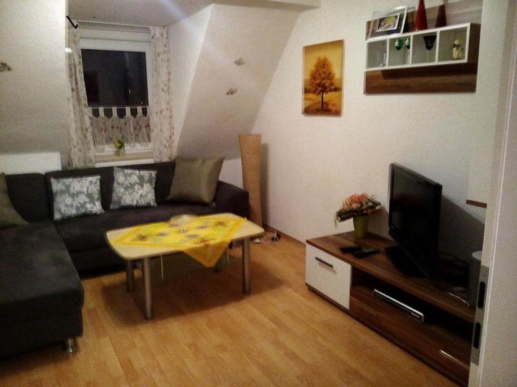 Rent 2 rooms apartment Böhlen | Entire place | Böhlen | schöne Wohnung,ruhige Lage | Hominext