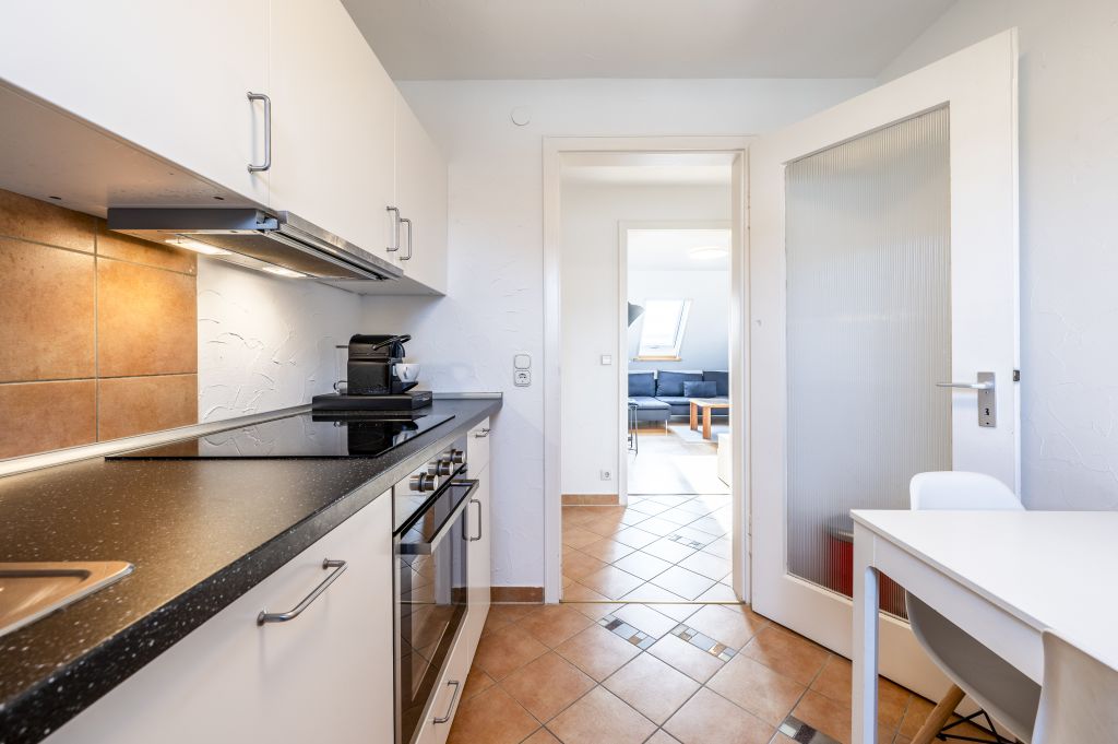 Rent 2 rooms apartment Böblingen | Entire place | Böblingen | Exclusive 3,5-Zimmer Maisonettewohnung I Familie I TOP-Location I Homeoffice | Hominext