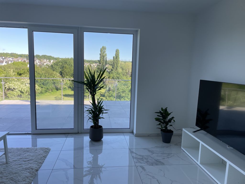 Miete 1 Zimmer Wohnung Koblenz | Ganze Wohnung | Koblenz | Riesige Dachterrasse mit Aussicht aufs Naturschutzgebiet | Hominext