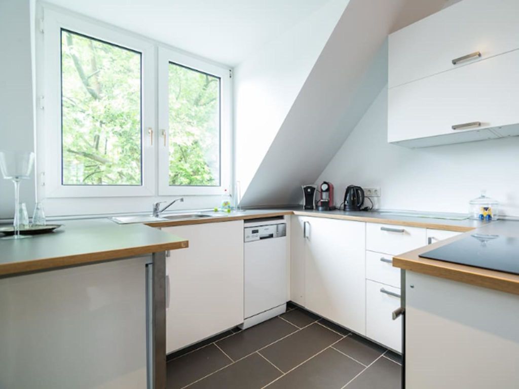 Rent 2 rooms apartment Essen | Entire place | Essen | Farbenfroh und hell Wohnen | Hominext