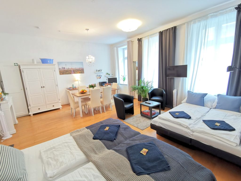 Rent 2 rooms apartment Berlin | Entire place | Berlin | Apt. "Schlegel" mit EXTRAS in Berlin - Mitte (Nordbahnhof) | Hominext