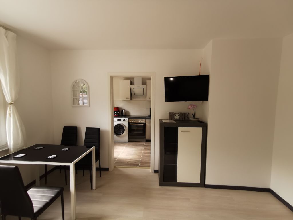 Rent 2 rooms apartment Köln | Entire place | Köln | 3-Zimmer Wohnung in der Nähe vom Flughafen | Hominext