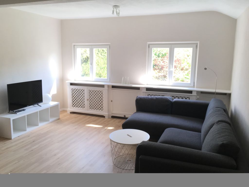 Miete 2 Zimmer Wohnung Nürnberg | Ganze Wohnung | Nürnberg | Großzügiges helles 3-Zimmer-Dach -Apartment | Hominext