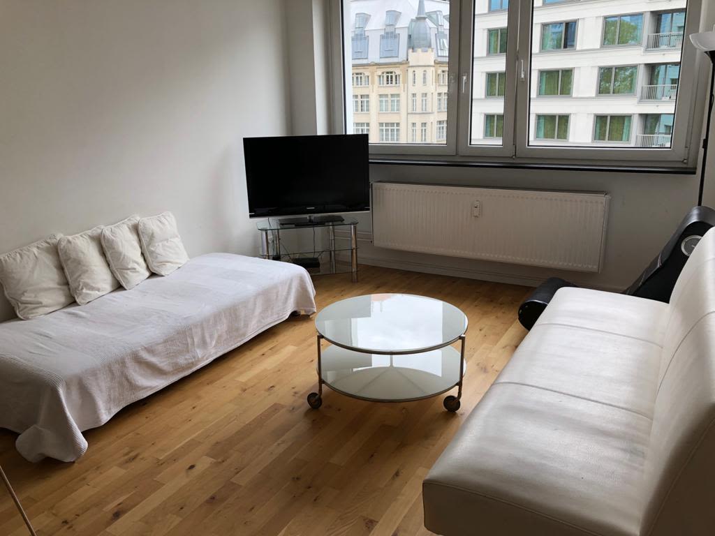 Rent 3 rooms apartment Berlin | Entire place | Berlin | Luxuriöse 3-Zimmer-Wohnung in der Nähe des Alexanderplatzes | Hominext